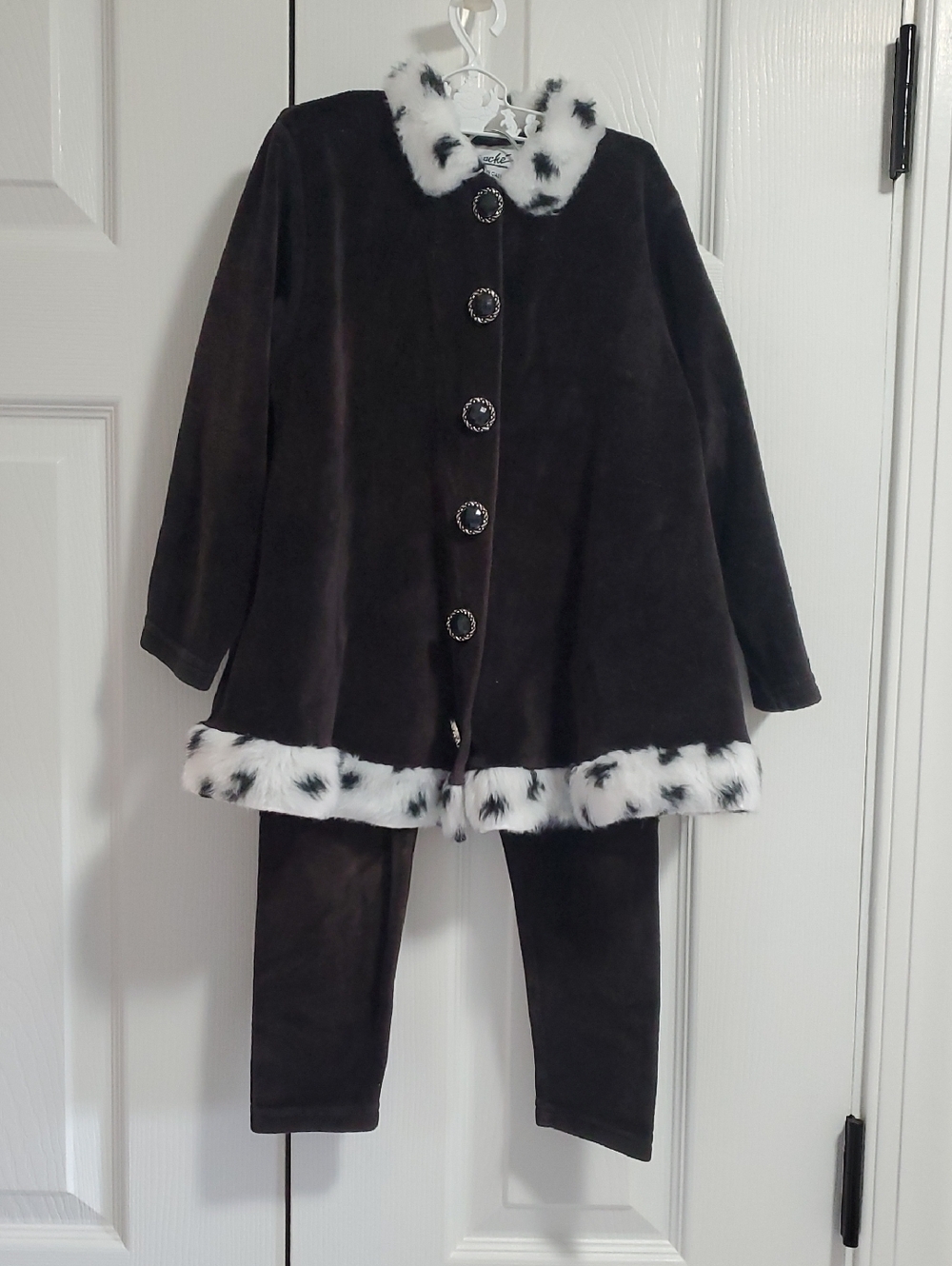 Vintage Panache Black Velour Top And Leggings with Black And White Faux Fur Trim